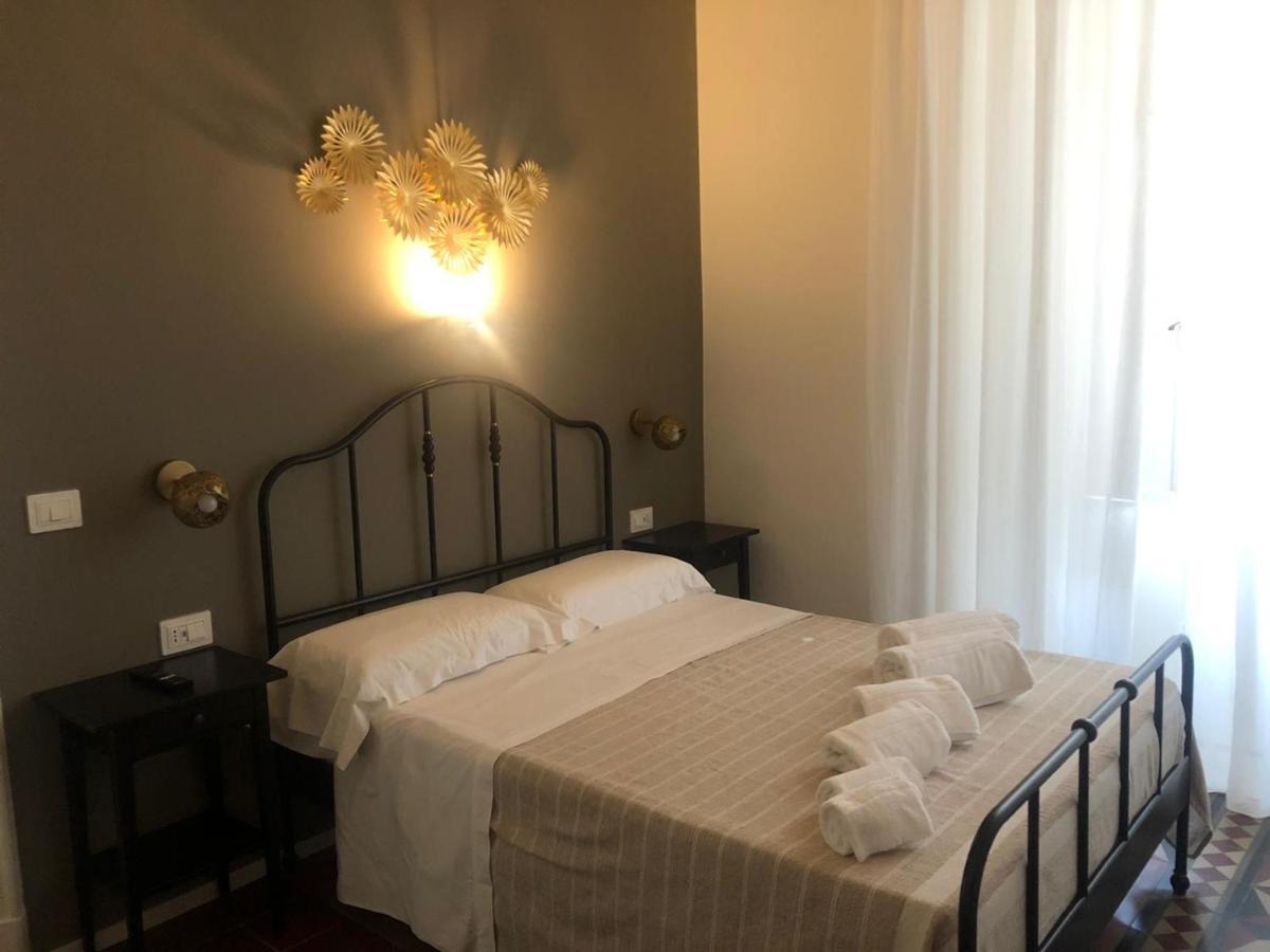 카타니아 Ursino'S Luxury B&B 외부 사진